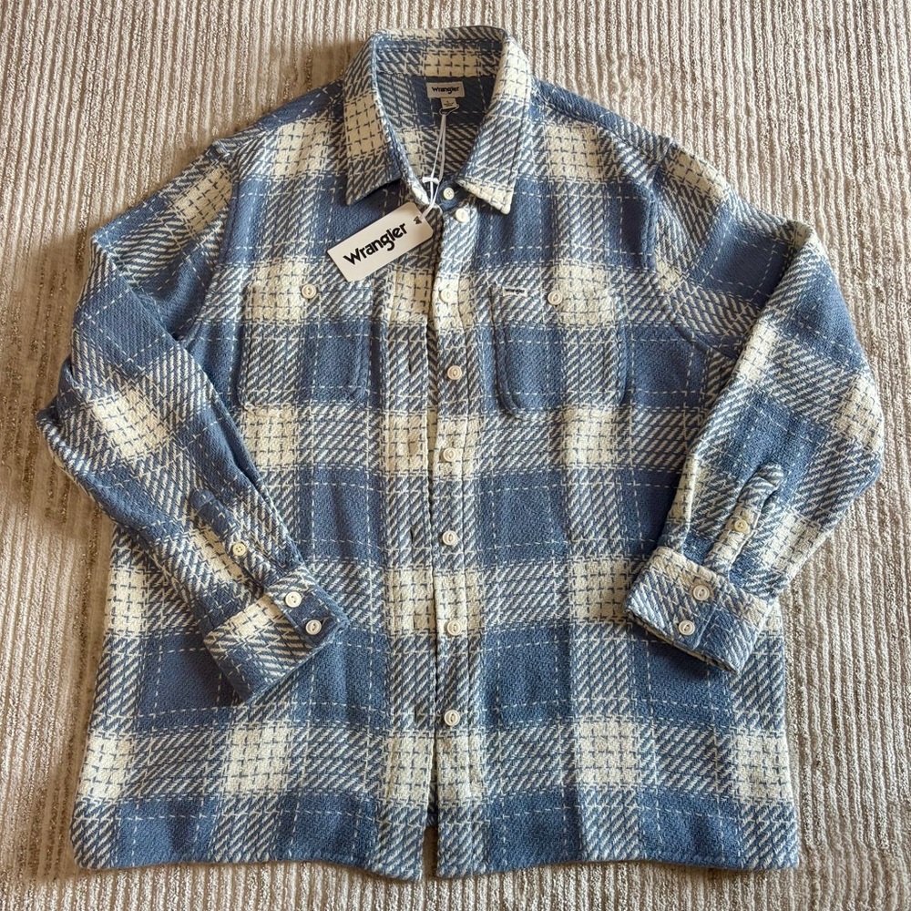 NWT Wrangler Light Blue and White Knit Checkered Button Down Shacket Size Large